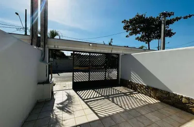 Excelente sobrado de 02 dormitórios no balneário maracanã.