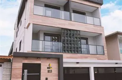 Excelente sobrado de condomínio com 02 dormitórios, 01 banheiro social, 01 lavabo, 01 vaga de garagem. o imóvel está localizado na vila mirim, localização que recebeu diversos investimentosna infraest