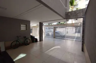 Excelente casa de condomínio sobreposta alta com 02 dormitórios e quintal privativo com churrasqueira. o imóvel está localizado na vila assunção bairro adjacente à cidade ocian, um dos bairros mais tr