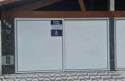 Linda casa geminada com 2 dormitórios no bairro vila assunção!