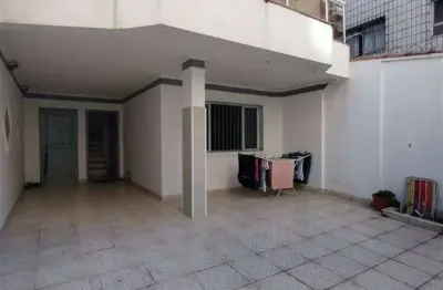 Excelente sobrado de 03 dormitórios, sendo 03 suítes, 01 banheiro social, 03 vagas de garagem. o imóvel está localizado na vila caiçara, bairro que vem recebendo e cada vez mais investimentos na infra