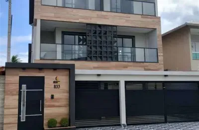 Excelente duplex de condomínio sendo 02 suítes, 02 sacadas, 01 lavabo e churrasqueira. o imóvel está localizado na vila mirim, localização que recebeu diversos investimentosna infraestrutura,proporcio
