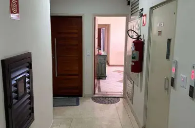 Excelente apartamento de 03 dormitórios, sendo 01 suíte, 01 vaga de garagem, bicicletário, prédio frente ao mar, com piscina e ampla área gourmet com churrasqueira. o imóvel está localizado no balneár