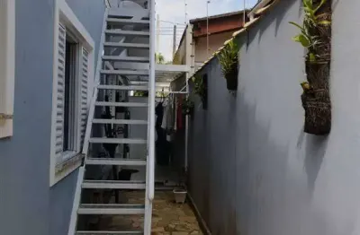 Excelente casa alto padrão com 03 suítes, piscina, churrasqueira e amplo sótão de fácil acesso no balneário florida.