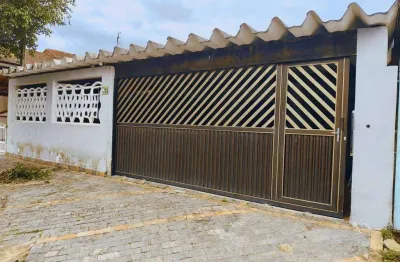 Excelente casa de 03 dormitórios, sendo 01 suíte, 04 vagas de garagem, churrasqueira e edícula. o imóvel está localizado no jardim real, bairro que tem recebido muita valorização através de recentes i