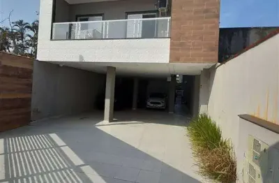 Excelente casa de condomínio sobreposta baixa com quintal reservado com churrasqueira na vila caiçara.