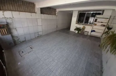 Excelente sobrado geminado com ampla área com churrasqueira na vila caiçara.