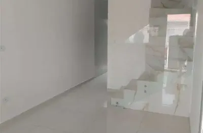 Excelente sobrado de condomínio com quintal privativo e 01 vaga de garagem na vila caiçara.