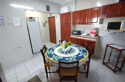 Excelente apartamento de 02 dormitórios, 02 banheiros, ampla cozinha e 01 vaga de garagem. o imóvel está localizado no canto do forte, bairro que se destaca por toda sua infraestrutura, beleza e comod
