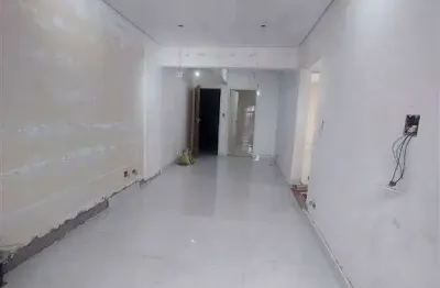 Excelente cobertura com 02 dormitórios no bairro vila tupi em praia grande!