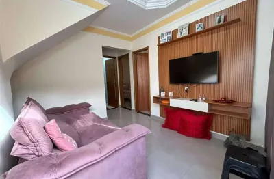 Excelente casa de condomínio com 02 dormitórios no bairro esmeralda em praia grande!