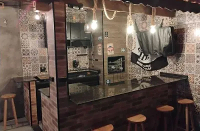 Excelente sobrado com 04 dormitórios, sendo 02 suítes, 03 vagas de garagem, piscina, churrasqueira e sistema de energia fotovoltaico já instalado, e em pleno funcionamento, garantindo sustentabilidade