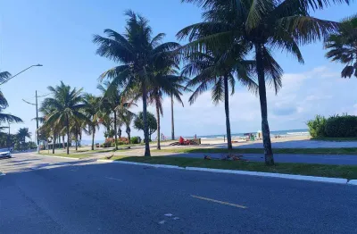 Excelente apartamento de 01 dormitório, com sacada envidraçada e vista para o mar. o imóvel está localizado no balneário maracanã, localização que recebeu diversos investimentos na infraestrutura, pro