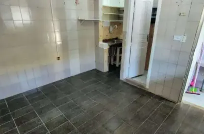 Excelente casa tipo bangalô. o imóvel está localizado na vila caiçara, bairro que vem recebendo e cada vez mais investimentos na infraestrutura, proporcionando mais comodidade e segurança aos turistas