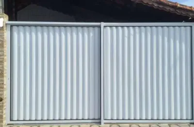 Excelente casa geminada de 2 dormitórios, sendo uma suíte, 2 vagas de garagem, ampla área com churrasqueira. o imóvel está localizado na vila caiçara bairro que vem recebendo e cada vez mais investime