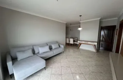 Excelente apartamento de 2 dormitórios, sendo 1 suíte, 1 vaga, vista para o mar, piscina, salão de jogos/festa. O imóvel está localizado na Vila Caiçara, bairro que vem recebendo cada vez mais investi