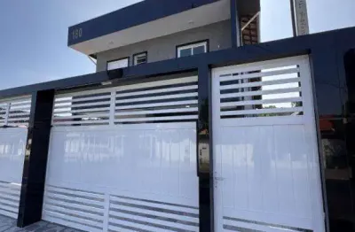 Excelente casa de condomínio sobreposta baixa de 02 dormitórios, 01 banheiro social, 01 vaga de garagem com quintal privativo. o imóvel está localizado no ribeirópolis, bairro que tem recebido muita v