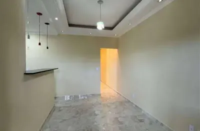 Excelente casa geminada com 02 dormitórios no bairro cidade da criança em praia grande!