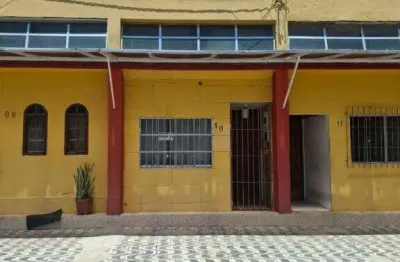 Kitenete com 2 dormitórios, 1 banheiro, 32m de área útil,  localizado na ocian no valor de r$180.00,00!