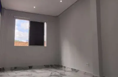 Excelente apartamento  totalmente reformado , com 01 dormitório sendo suíte e  ampla sala. o imóvel está localizado no canto do forte, bairro que se destaca por toda sua infraestrutura, beleza e comod