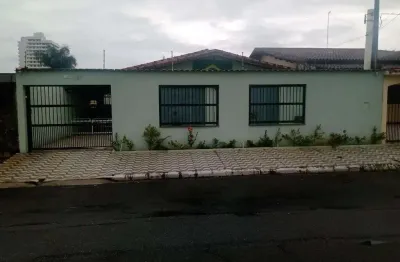 Ótima oportunidade! casa com 5 dormitórios, piscina, com edícula nos fundos, 140 m praia florida. apenas por r$790.000,00