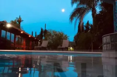 Casa mobiliada para locação em petrópolis, itaipava