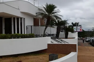 Casa comercial com 8 salas para alugar na Rua Senador Souza Naves, 2054, Jardim Londrilar, Londrina