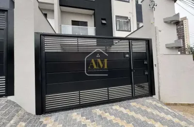 Sobrado novo 200m, 3 suítes, piscina e 4 vagas bairro chácara inglesa