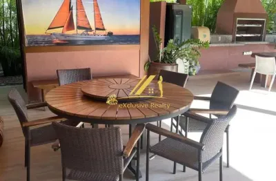 Condomínio casas de praia do forte, 300m da vila. casa finamente decorada e mobiliada em praia do forte. 4 suítes, com piscina, jardim. 260m2