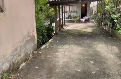 Casa térrea com 03 dormitórios à venda no bela vista,osasco-sp!