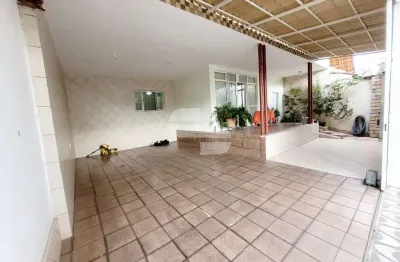 Casa com 4 quartos à venda na rua dos advogados, 1, alípio de melo, belo horizonte por r$ 869.900