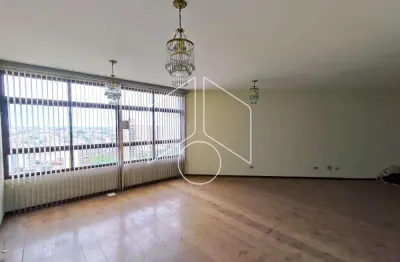 Apartamento com 3 quartos para alugar na Rua Quatro de Abril, 1105, Centro, Marília