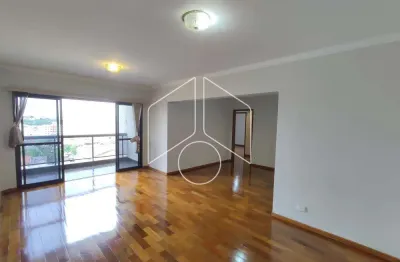 Apartamento com 3 quartos para alugar na Avenida Sampaio Vidal, 3071, Centro, Marília