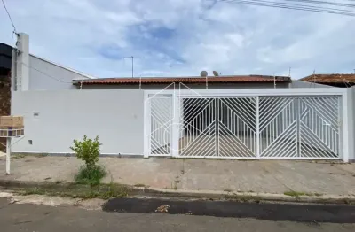 Casa com 4 quartos para alugar na Rua Wady Butara, 8118, Jardim São Domingos, Marília