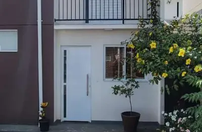 Casa de condomínio com quintal em suzano 2 quartos , 2 vagas , 61m²