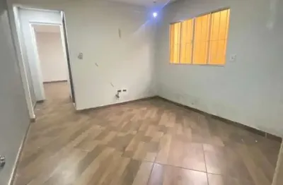 Casa térrea com 2 quartos, quintal , 2 vagas de garagem, 91m¹ em suzano