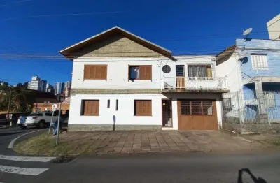 Casa com 3 quartos à venda no Centro, Caxias do Sul 