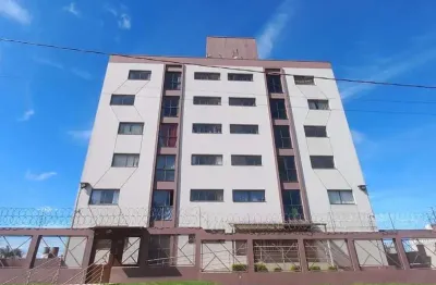 Apartamento com 2 quartos para alugar no Jardelino Ramos, Caxias do Sul 