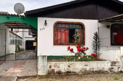 Casa com 2 quartos à venda no São José, Caxias do Sul 