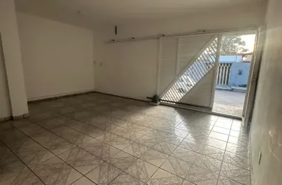 Casa para alugar no anjo da guarda semi-mobiliada, pronta para morar