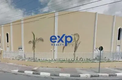 Prédio comercial com 2.000m² na praça abrantes - camaçari/ba