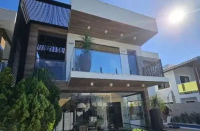 Casa de luxo à venda ou locação no centro de lauro de freitas-ba: 4 quartos, 3 suítes, 6 banheiros, 2 vagas, 292m².