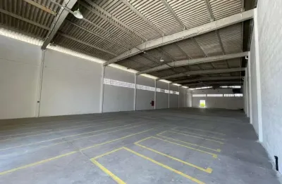 Galpão Industrial de 600m² para locação em Lauro de Freitas-BA, no bairro Recreio Ipitanga. Venha conferir!