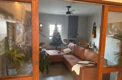 Sobrado à venda em valinhos, jardim novo horizonte, com 3 quartos, com 127 m²