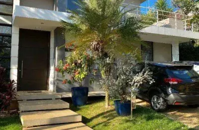 Sobrado à venda com 3 suítes no swiss park em campinas