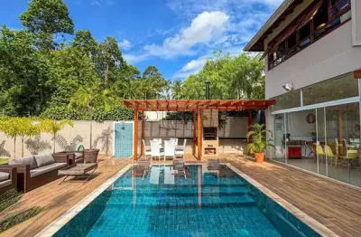 Sobrado à venda em valinhos, dois córregos, com 4 quartos, com 374.3 m²