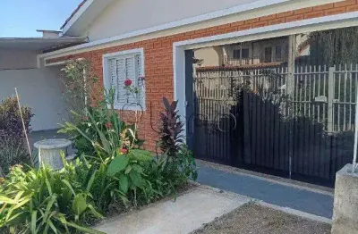 Casa à venda em valinhos, jardim pinheiros, com 2 quartos, com 210 m²