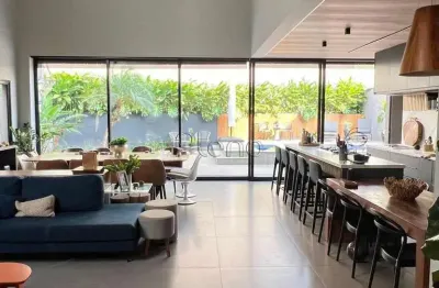 Sobrado à venda em campinas, loteamento parque dos alecrins, com 4 suítes, com 275 m²