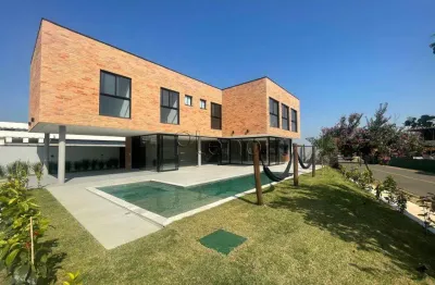 Sobrado à venda em jaguariúna, residencial campo camanducaia, com 4 suítes, com 350 m²