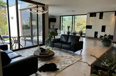 Sobrado à venda em campinas, loteamento parque dos alecrins, com 3 suítes, com 285.22 m²